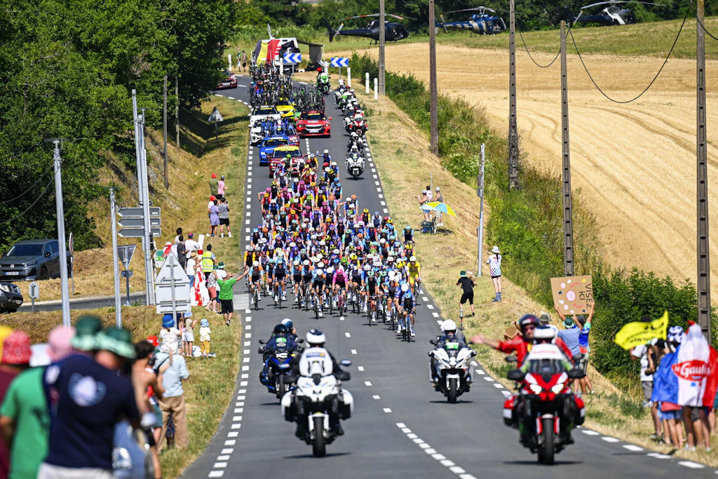 Achter Tag: Im Finale der Strecke nach Bergerac wird Max Kanter im Schlusssprint eingebaut und kommt als Neunter ins Ziel.