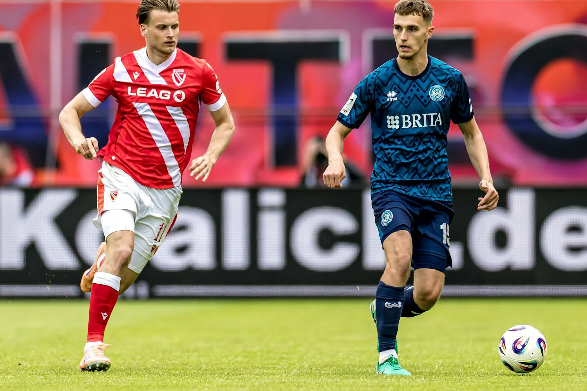Affenlaute gegen Energie-Profi: Testspiel abgebrochen, zwei Fans abgeführt