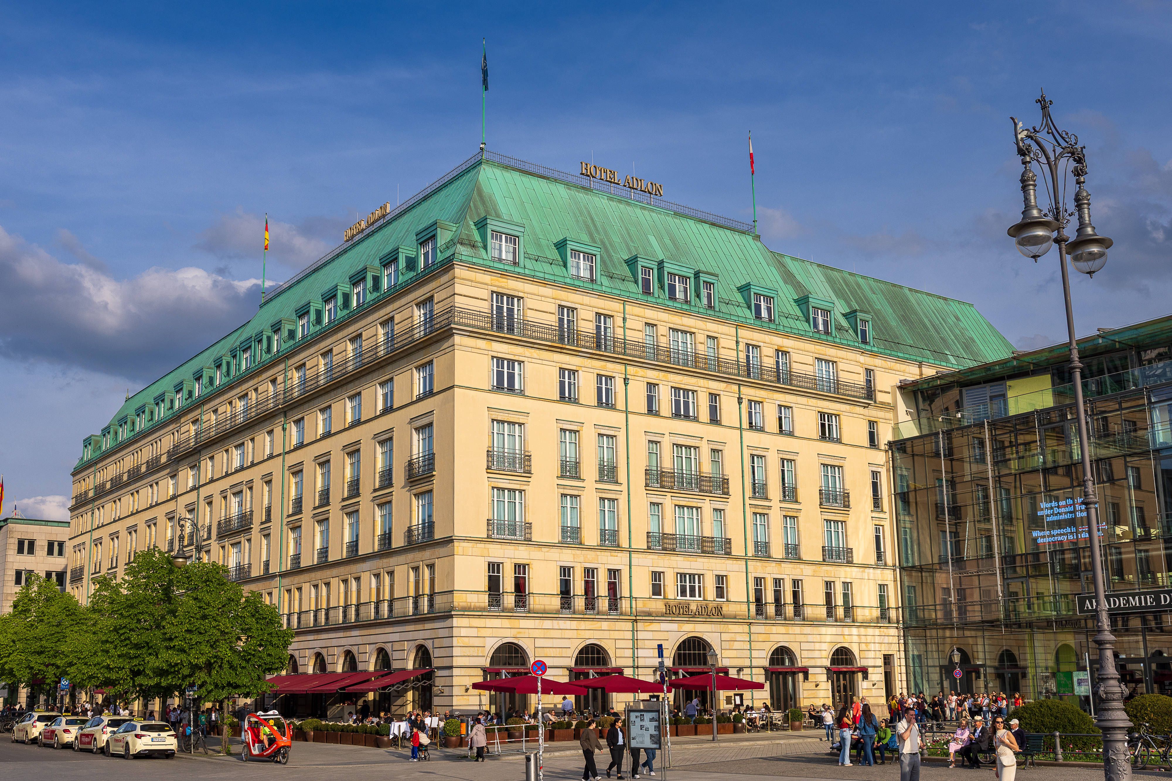 Hotel Adlon steht vor dem Verkauf – für mindestens 280 Millionen Euro!
