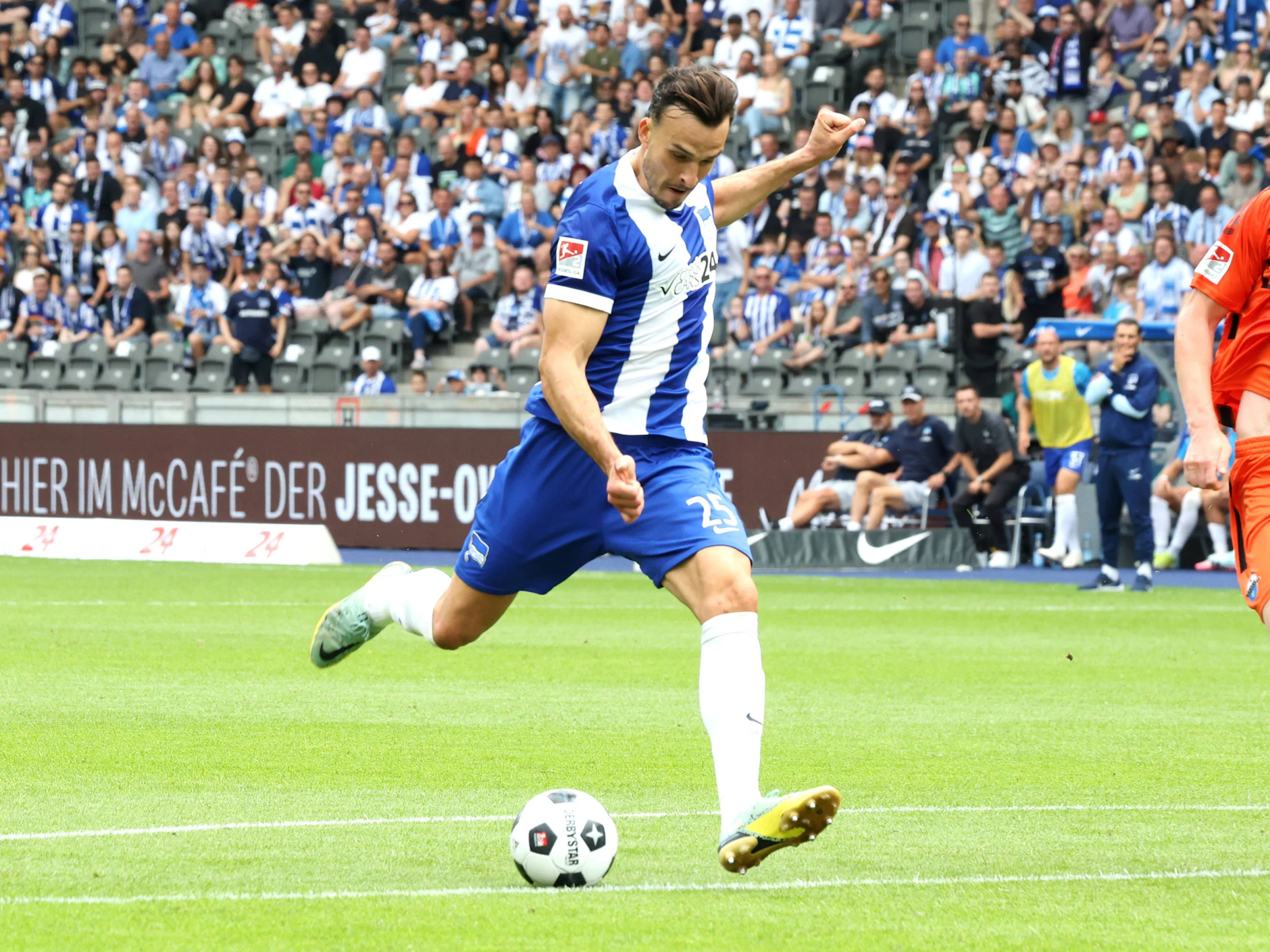 Haris „Fluppe“ Tabakovic spielte bei Hertha BSC nur in der Saison 2023/24 und wurde Torschützenkönig der Zweiten Liga.