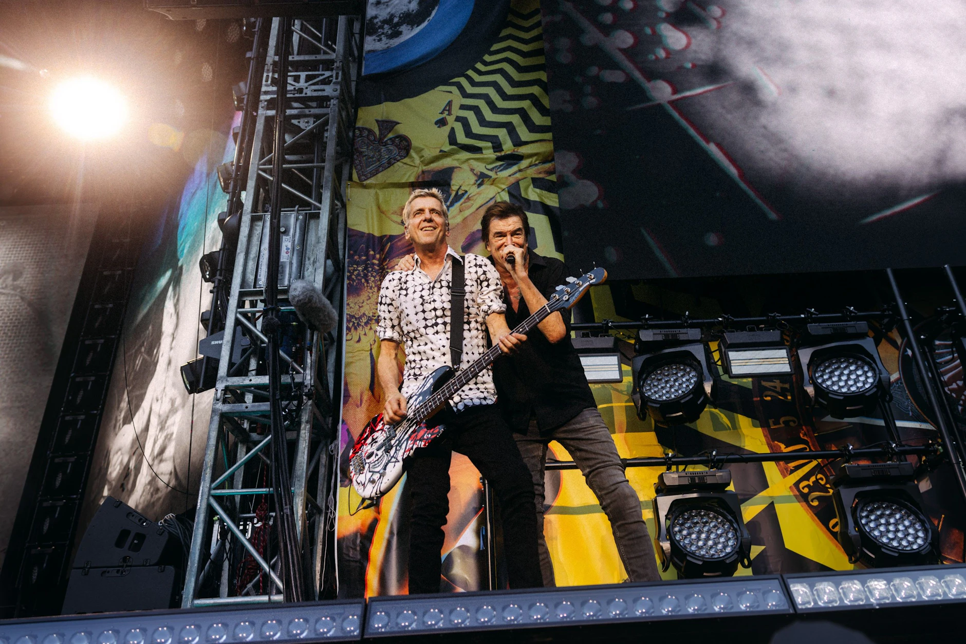Knapp zweieinhalb Stunden volle Power im Olympiastadion: Bassist Andi und Sänger Campino
