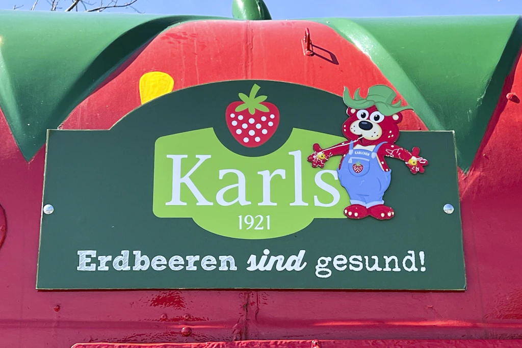 Das Firmenlogo von Karls Erdbeerhof.