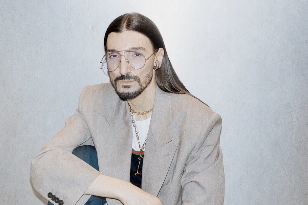 Fashion Director, Einkäufer, Trendanalyst und Markenscout – Julian Daynov bringt alles unter einen (wahrscheinlich sehr luxuriösen) Hut.