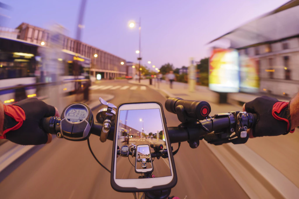 Mit hohem Tempo durch die Stadt: Getunte E-Bikes erreichen teils ein Vielfaches der erlaubten 25 km/h. (Symbolbild)