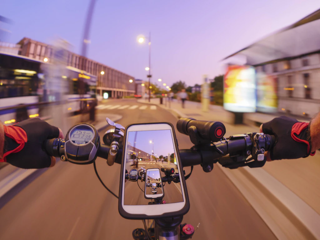 Schneller als ein Kleinwagen: Polizei stoppt E-Bike mit 116 km/h
