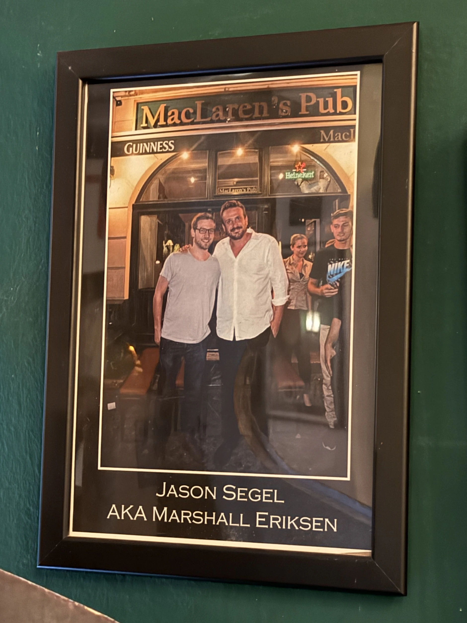 „How I Met Your Mother“-Star Jason Segel (Marshall Eriksen) war schon zu Besuch in der Bar.