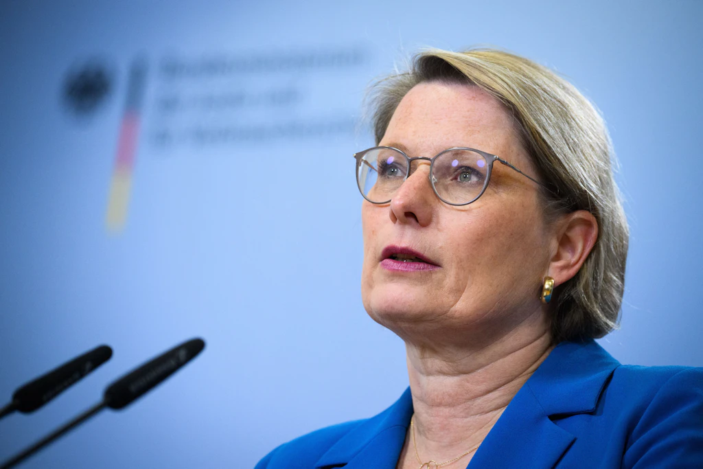 Nach Anschlag auf CSD: Justizministerin Hubig will queere Menschen per Grundgesetz schützen