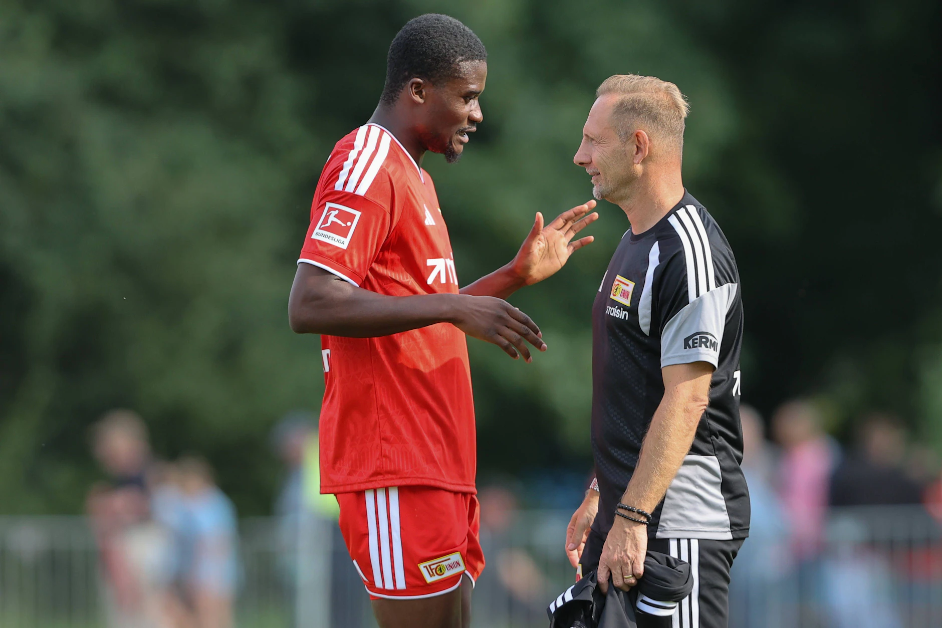 Stürmer Chris Bedia (l.) hat bei Union unter Trainer Mauro Lustrinelli keine Zukunft.