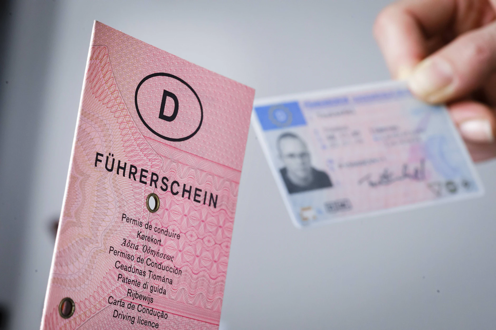 Führerscheine von älteren Jahrgängen müssen unbedingt umgetauscht werden.