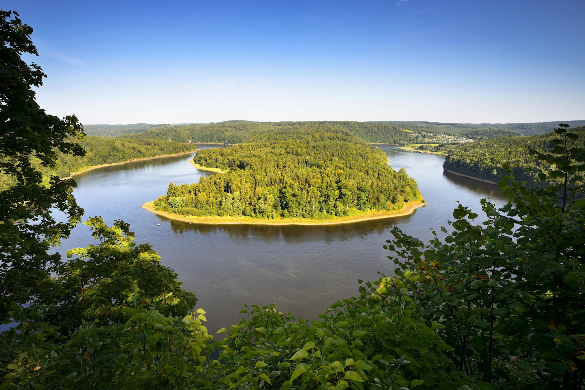 Ihren Namen verdankt die Talsperre den ehemaligen „Bleilöchern“, in denen vor dem Bau der Staumauer Blei abgebaut wurde.