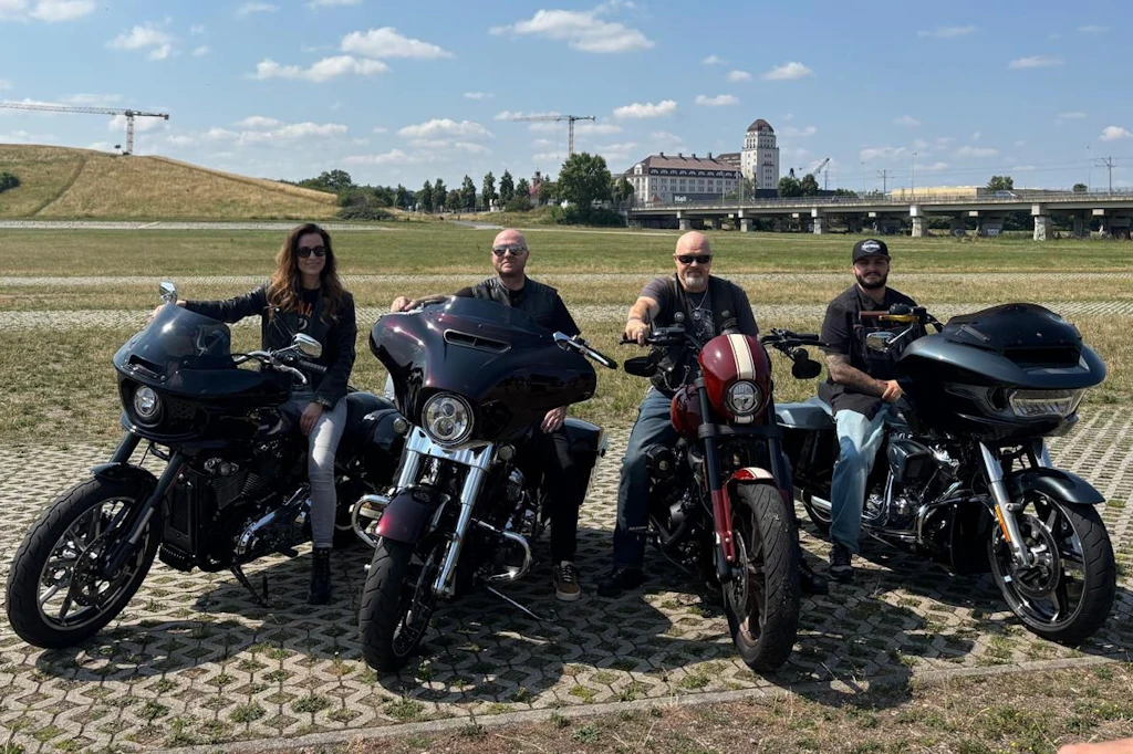 Gemeinsam auf zwei Rädern: Die Veranstalter der Harley Days mit ihren Maschinen.
