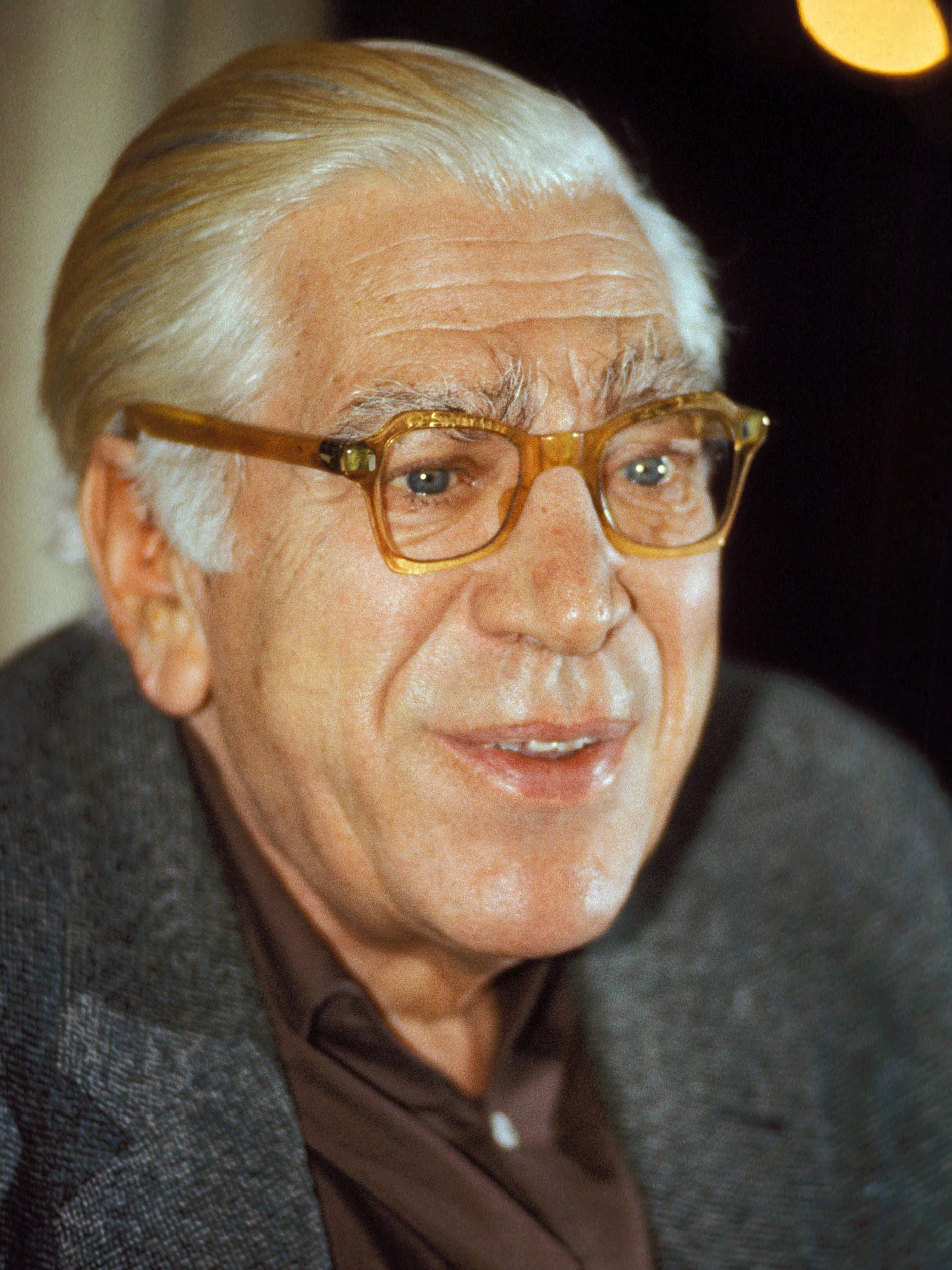 Willi Schwabe gehörte zu den ganz großen TV-Stars der DDR. Mit der Sendung „Willi Schwabes Rumpelkammer“ wurde er zur Legende.