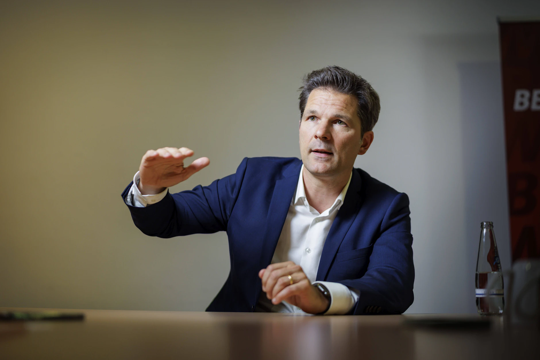 Steffen Krach, 46, ist verheiratet und hat drei Söhne.