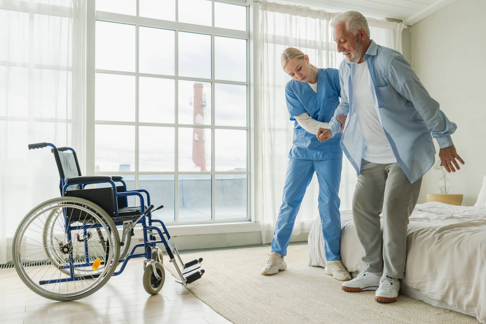 Krankenkassen und Patientenschützer sind sich einig: Die Bundesländer sollen die Ausbildungs- und Investitionskosten übernehmen, damit Pflegebedürftige spürbar entlastet werden.