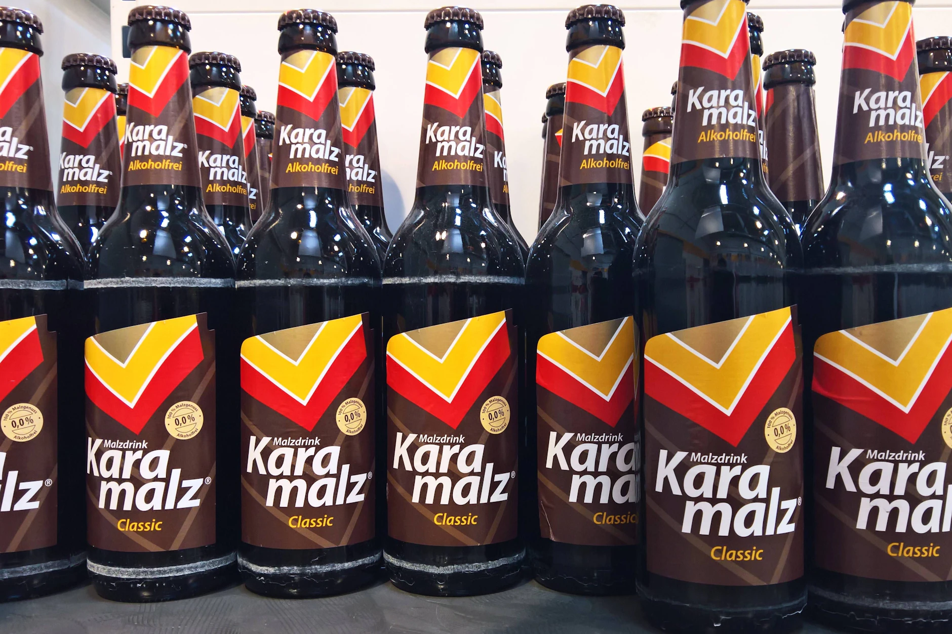 Karamalz Malzbier Classic. Seit Kurzem gehört die Biermarke zur Veltins-Brauerei, welche die Markenrechte von der Privatbrauerei Eichbaum übernommen hat.