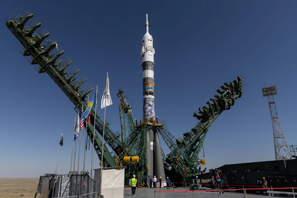 Sojus hebt ab: Neue russisch-amerikanische Crew auf dem Weg zur ISS