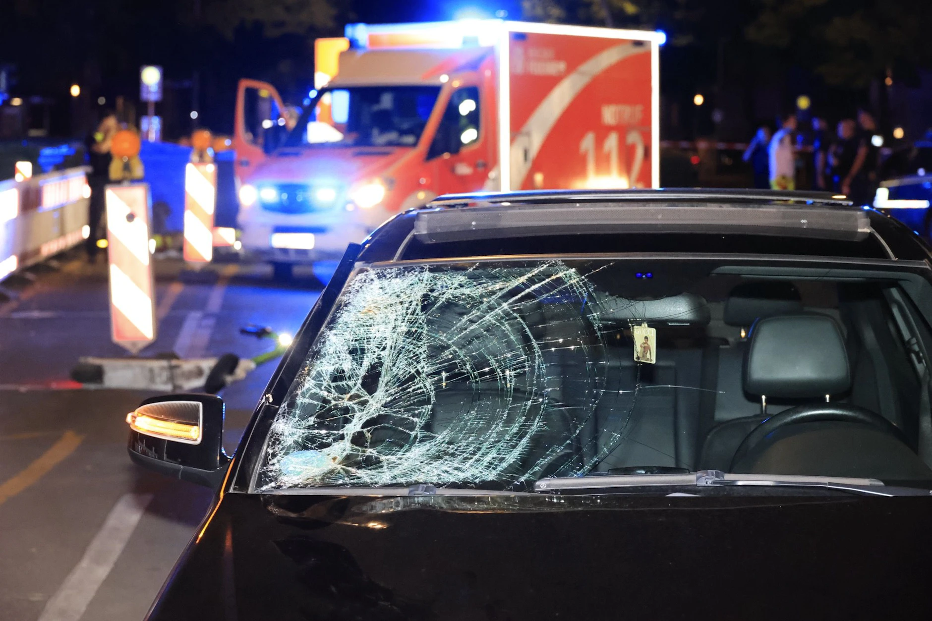 Der Autofahrer hat den E-Scooter nicht kommen sehen.