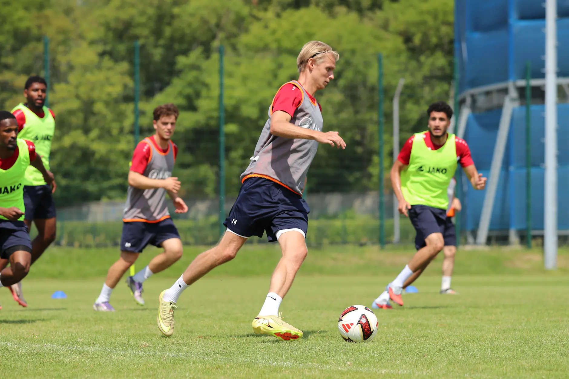 Joey Breitfeld kann sich im Training des BFC Dynamo endlich wieder voll reinhauen.
