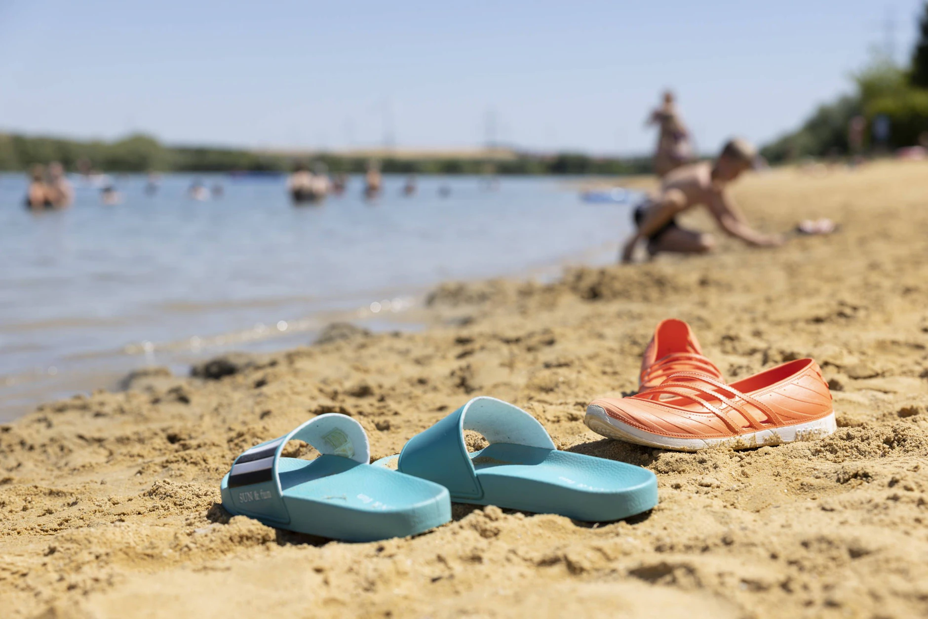Wo einst Kies abgebaut wurde, suchen Besucher im Strandbad Stotternheim bei Erfurt nun Abkühlung.