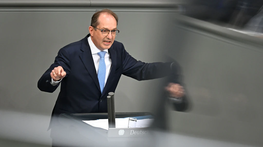 Alexander Dobrindt (CSU) im Bundestag:&nbsp;Sein Innenministerium legte den Entwurf für das neue Bundespolizeigesetz vor – samt der Vorgabe, dass mindestens 316 Abgeordnete zustimmen müssen.
