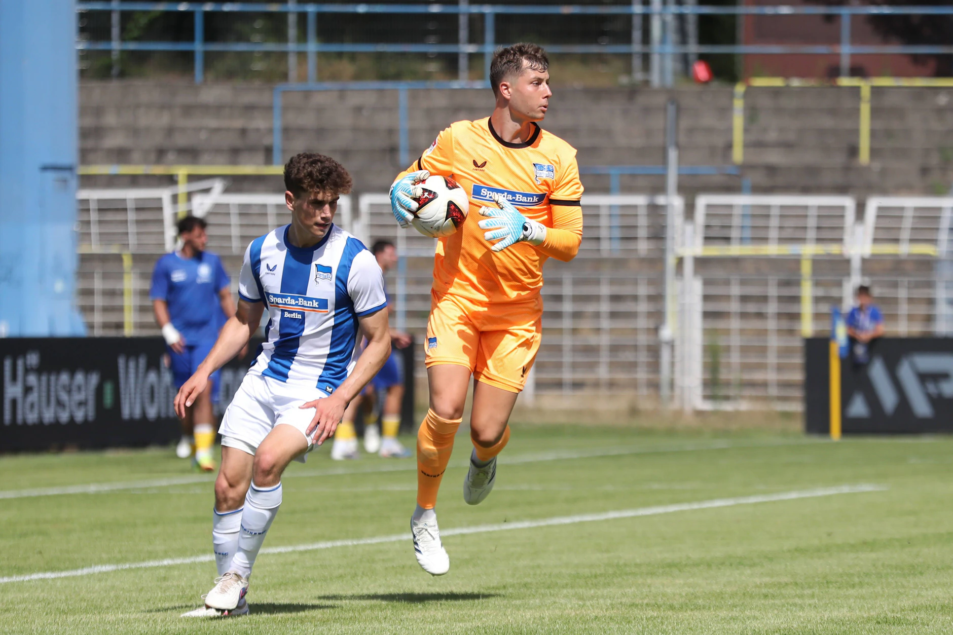 Vergangenen Sonnabend machte Torwart Tjark Ernst bei 3:1-Test bei Lok Leipzig sei letztes Spiel für Hertha BSC.