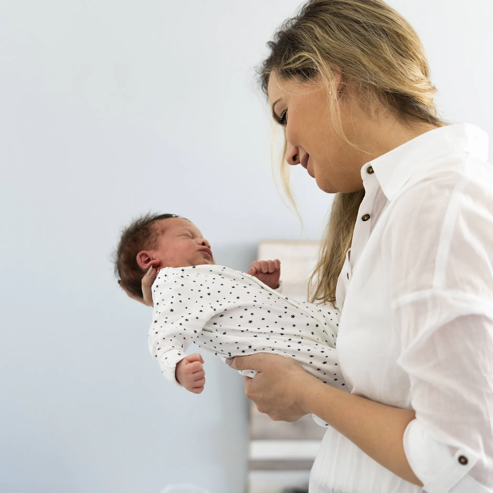 Zwei Mütter stillen falsche Babys – nur eine bekommt 100.000 Euro Schadenersatz