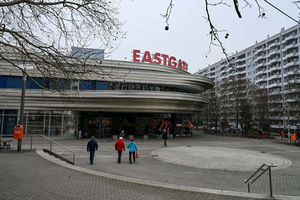 Das Eastgate in Marzahn bekommt eine neue Fan-Attraktion für die „Eisernen“.