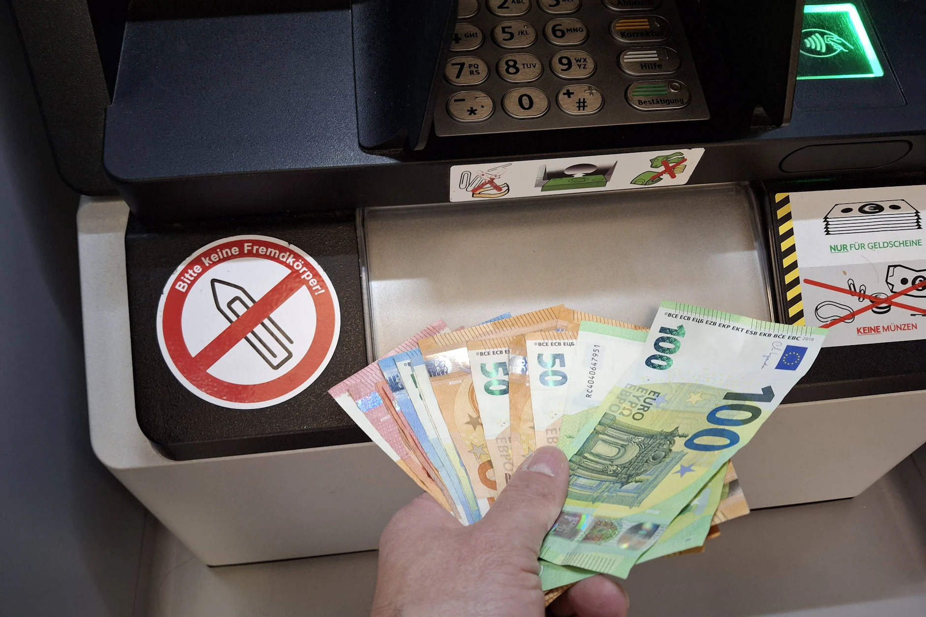 Nach dem Geldabheben wurde der Senior angegriffen.