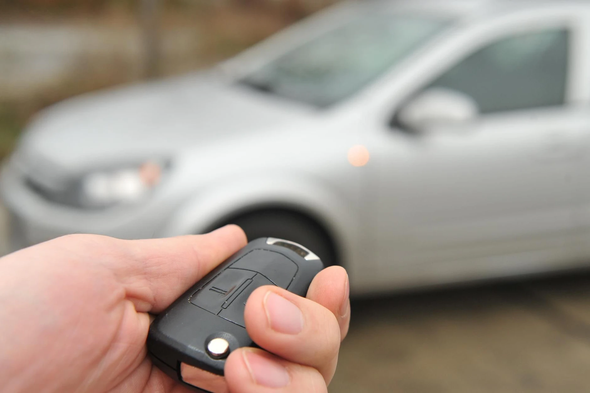 Zum Durchlüften des Autos ist der Schlüssel ein Helfer.