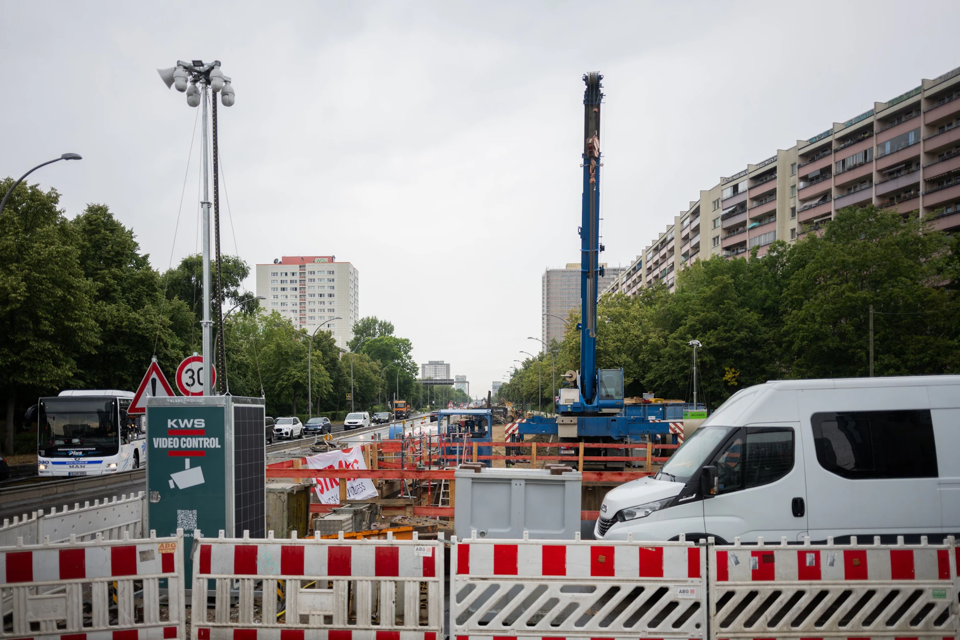 Die Landsberger Allee ist schon seit Monaten eine Dauerbaustelle mit Stau-Potenzial.