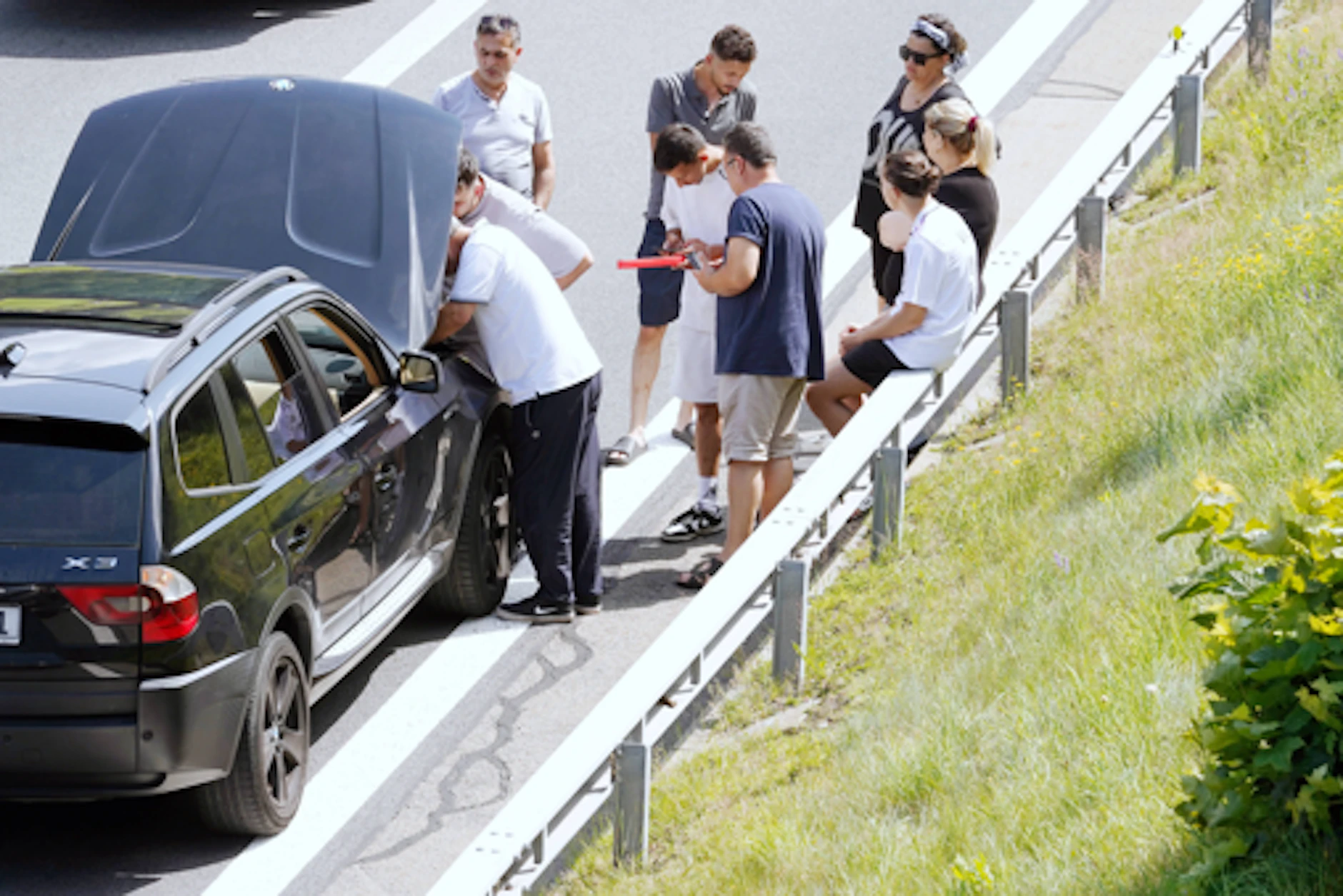 So nahe beim defekten Auto zu bleiben, kann lebensgefährlich werden.