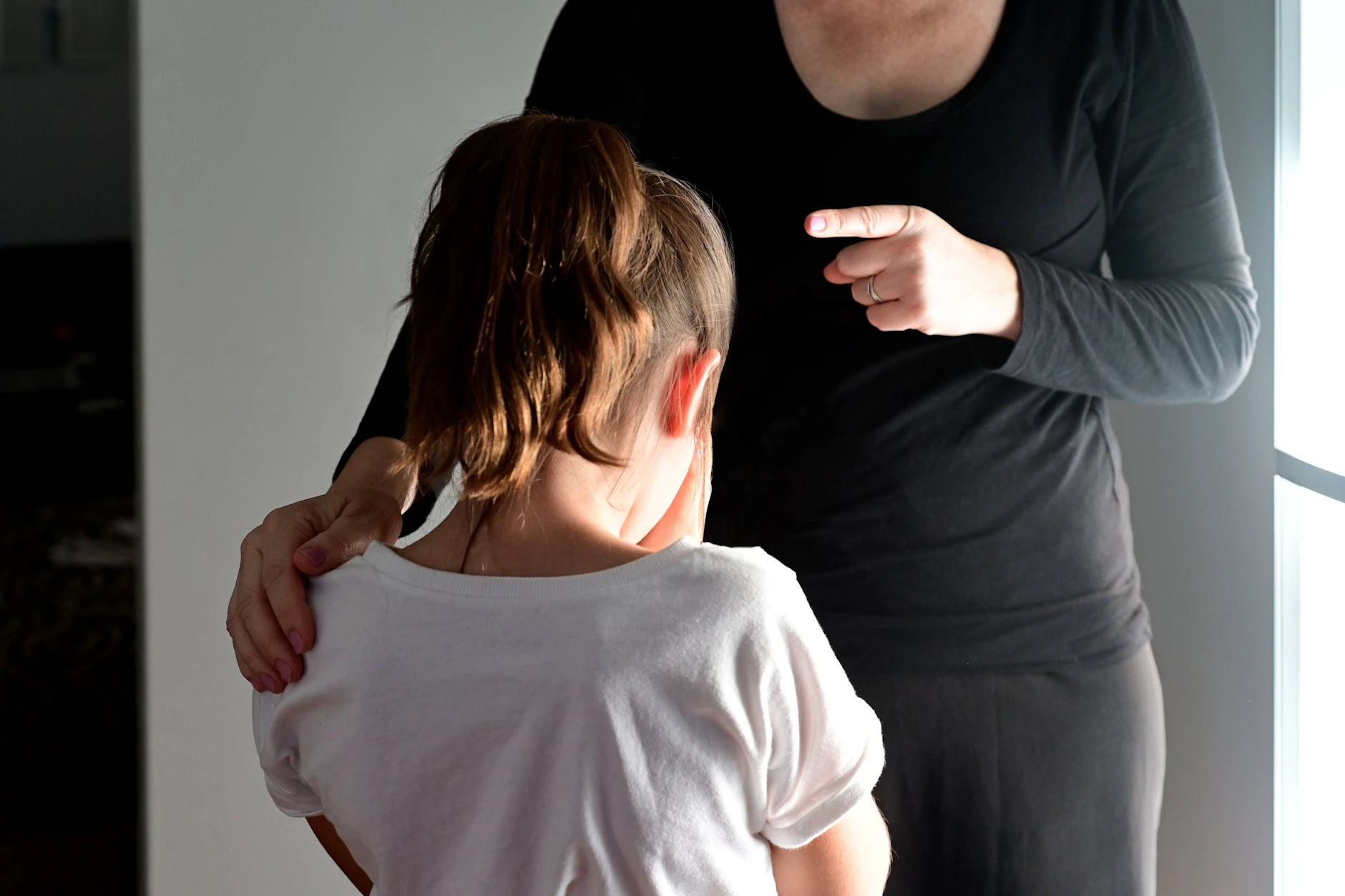 Heute werden Kinder kaum noch ermahnt. Dabei müssen sie lernen, wann ihr Verhalten zu viel ist.