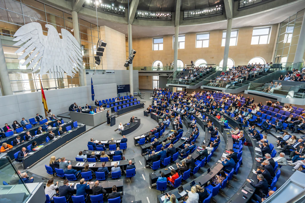 Endlich angekommen: Im Bundestag ist die politische Elite des Landes versammelt.