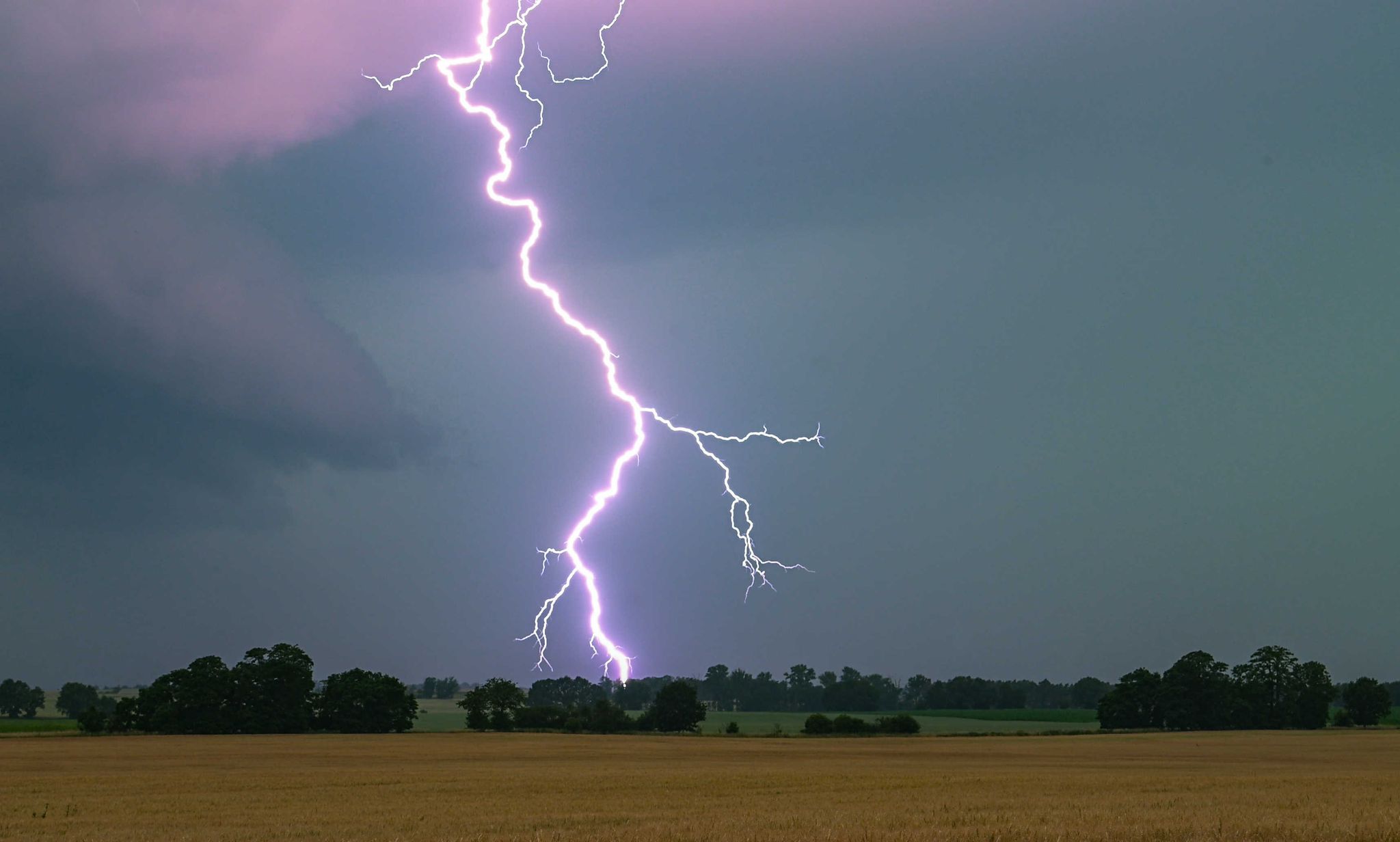 DWD warnt: Gewitter und Windböen ziehen über Deutschland