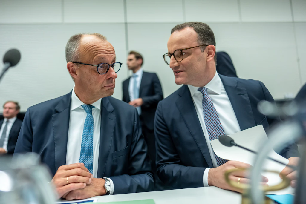 Merz lässt Spahn nach Rücktritt wegen Leihmutterschaft allein: „Werde keine Ratschläge geben“