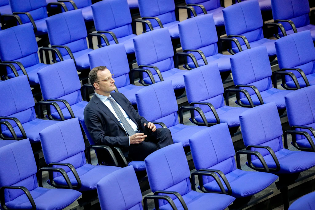 Jens Spahn ist als Vorsitzender der Unionsfraktion im Bundestag zurückgetreten.