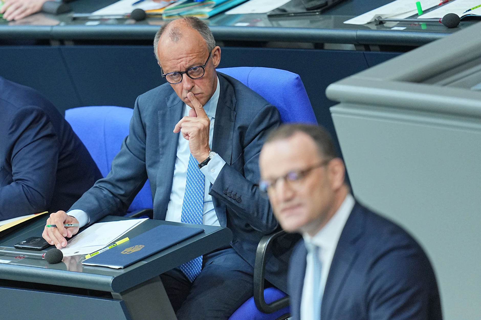 Jens Spahn (r.) verlor zuletzt das Vertrauen von Bundeskanzler Friedrich Merz.