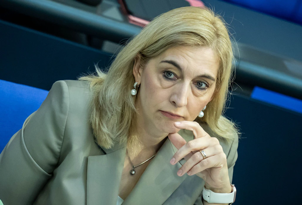 Nina Warken soll Kanzleramtschefin werden, Linnemann als Gesundheitsminister folgen
