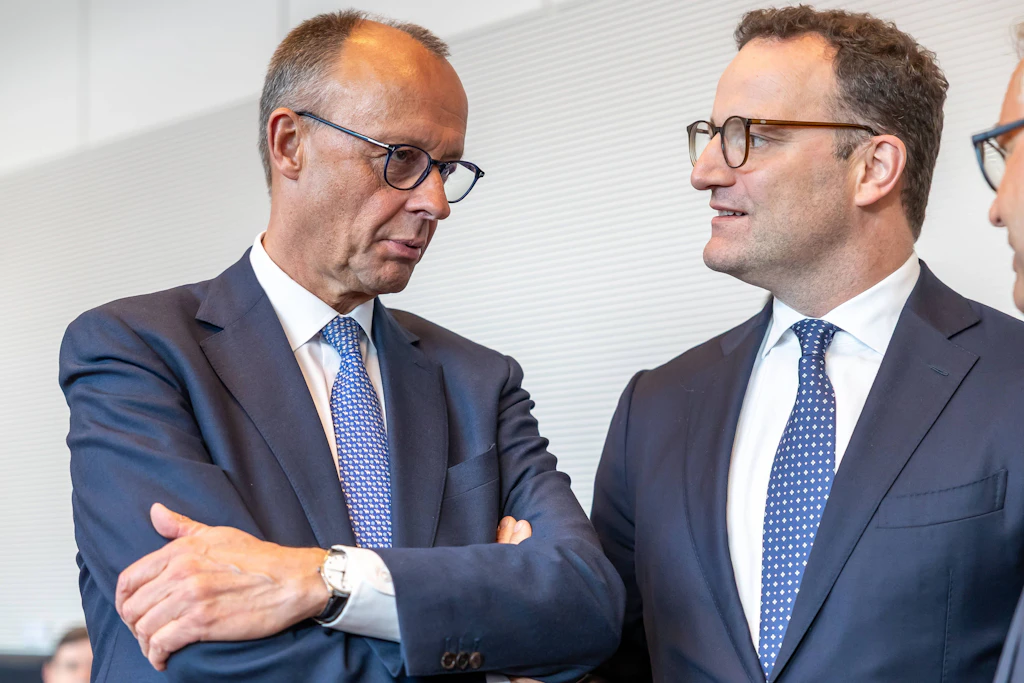 Merz und das Prinzip des Aussitzens: Warum der Fall Spahn ein Führungsproblem offenbart