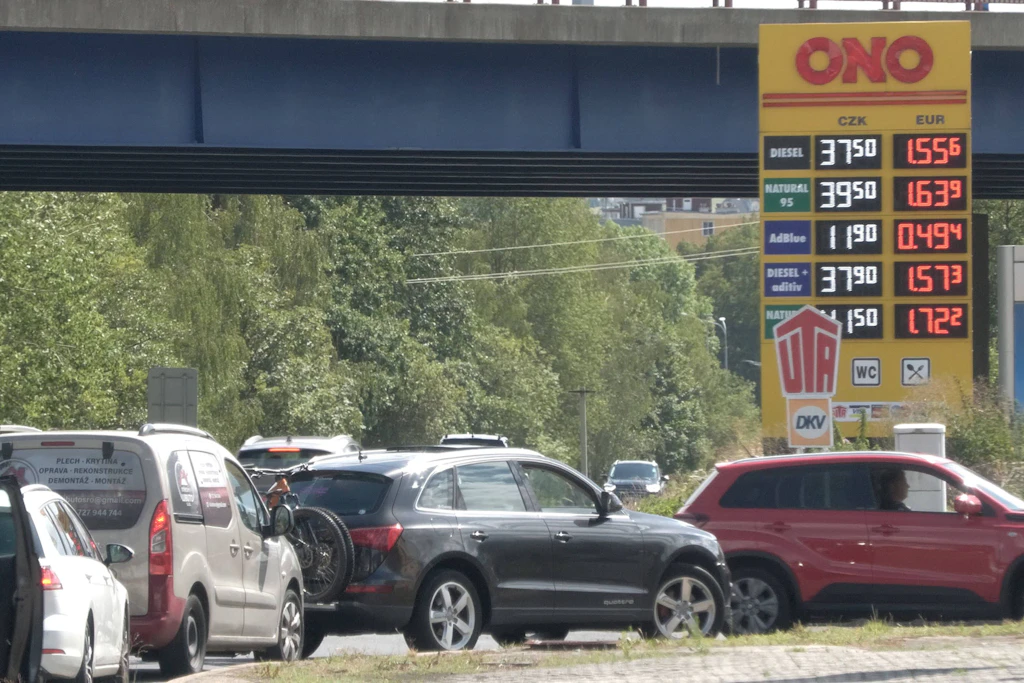 Günstig tanken in Tschechien lohnt sich trotz Ende des Preisdeckels noch immer.