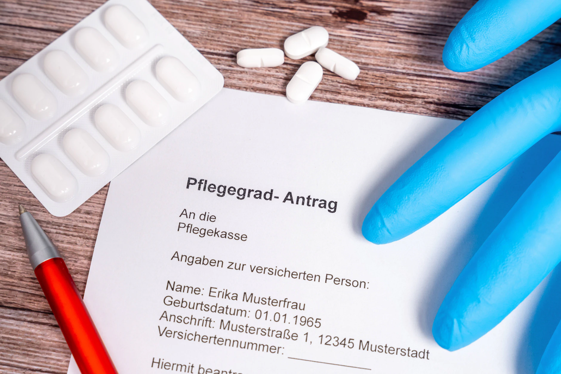 Da der Zuschuss nicht aus dem Schwerbehindertenrecht, sondern aus der Pflegeversicherung stammt, ist ein anerkannter Pflegegrad ausschlaggebend.