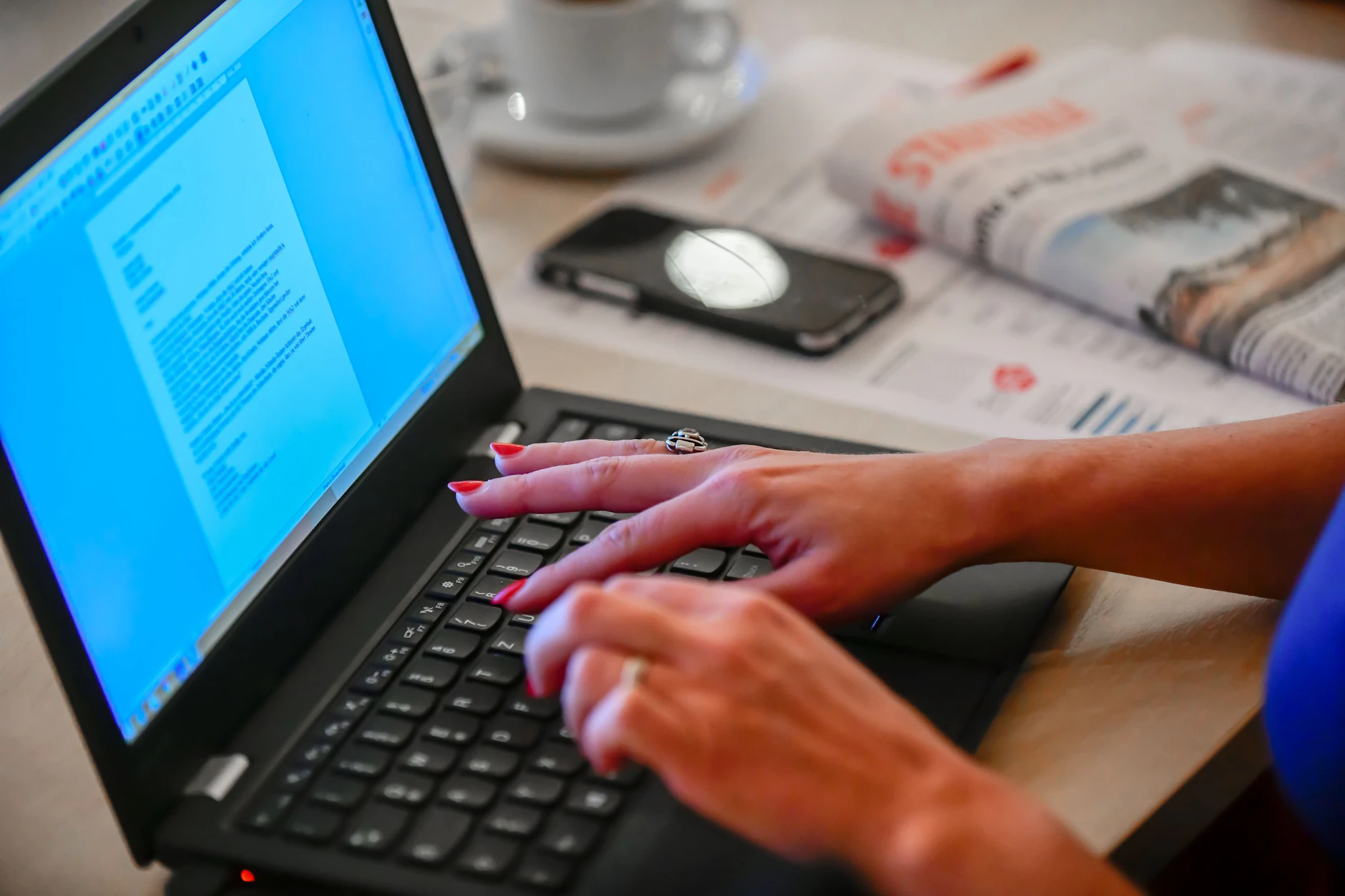 Stellen Sie sicher, dass Sie Ihren Arbeitslaptop und Ihre damit verbundenen Konten auch zu Privatzwecken nutzen dürfen.