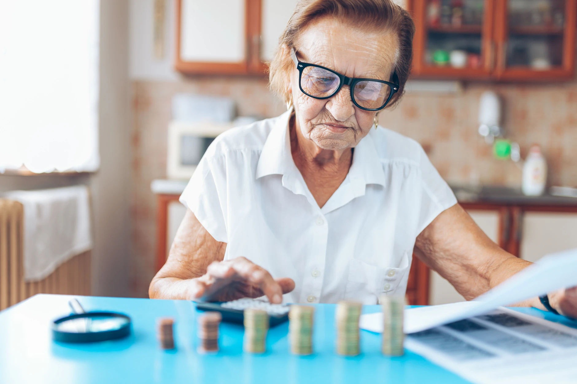 Wer nach 45 Beitragsjahren eine gesetzliche Rente von mehr als 1446 Euro erreichen möchte, müsste heute ein Bruttogehalt von mindestens 3771 Euro im Monat haben.