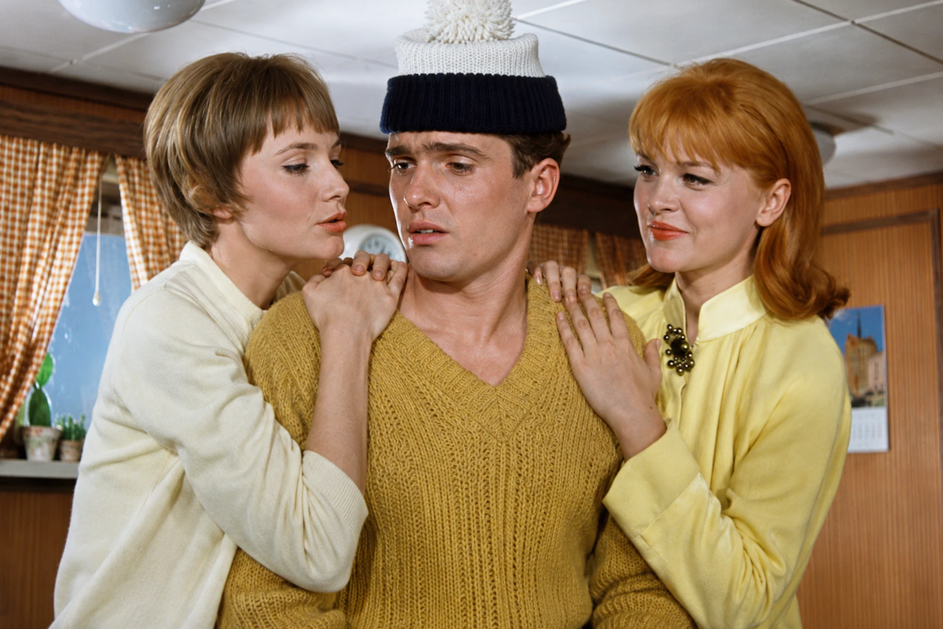 Erinnern Sie sich noch an den DEFA-Film „Reise ins Ehebett“? Frank Schöbel hatte in dem Streifen seinen ersten Auftritt als Schauspieler.