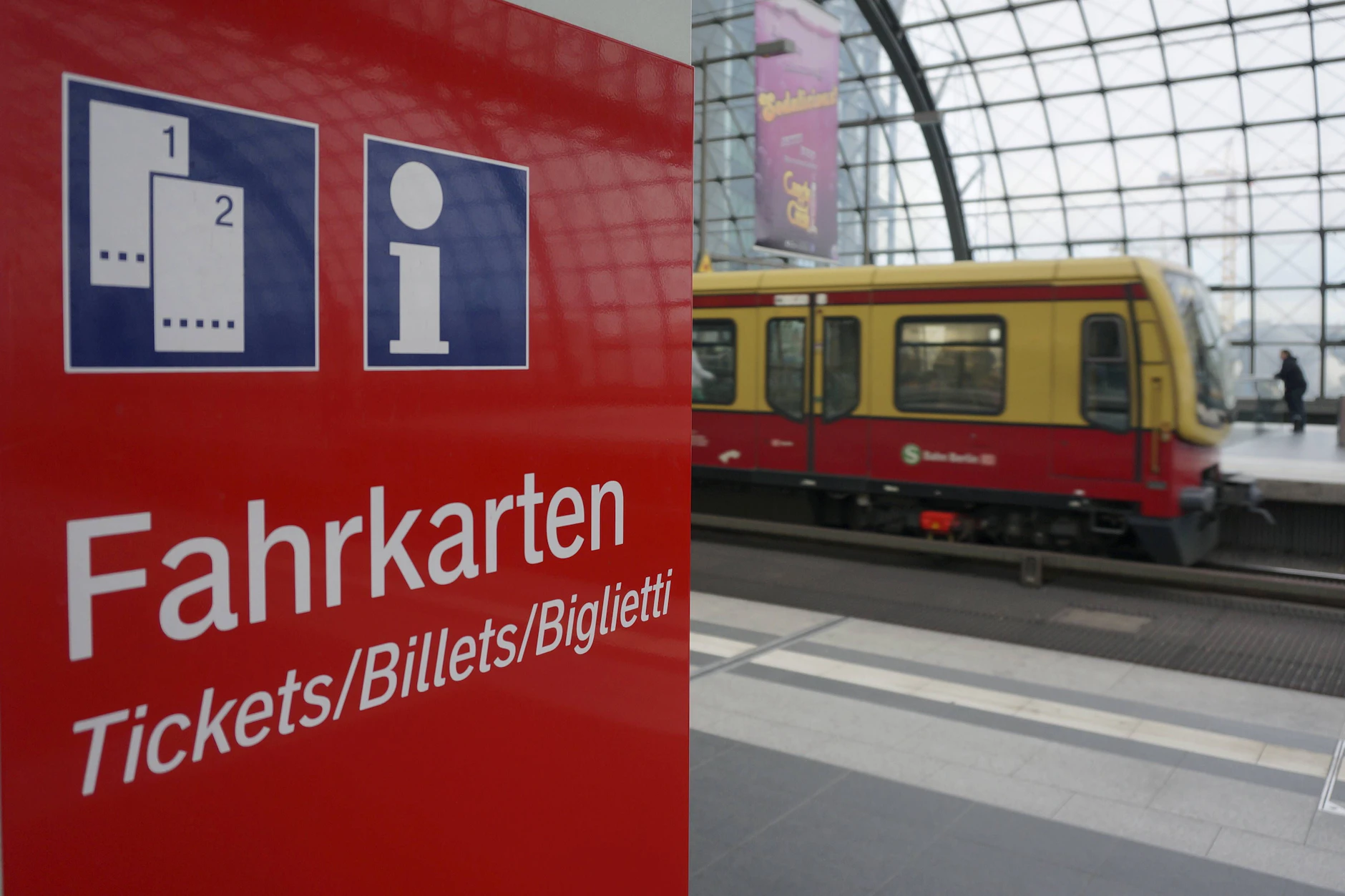 Werden auch sie abgeschafft? Über 500 Fahrkartenautomaten hat die S-Bahn Berlin auf ihren Bahnhöfen zu stehen.