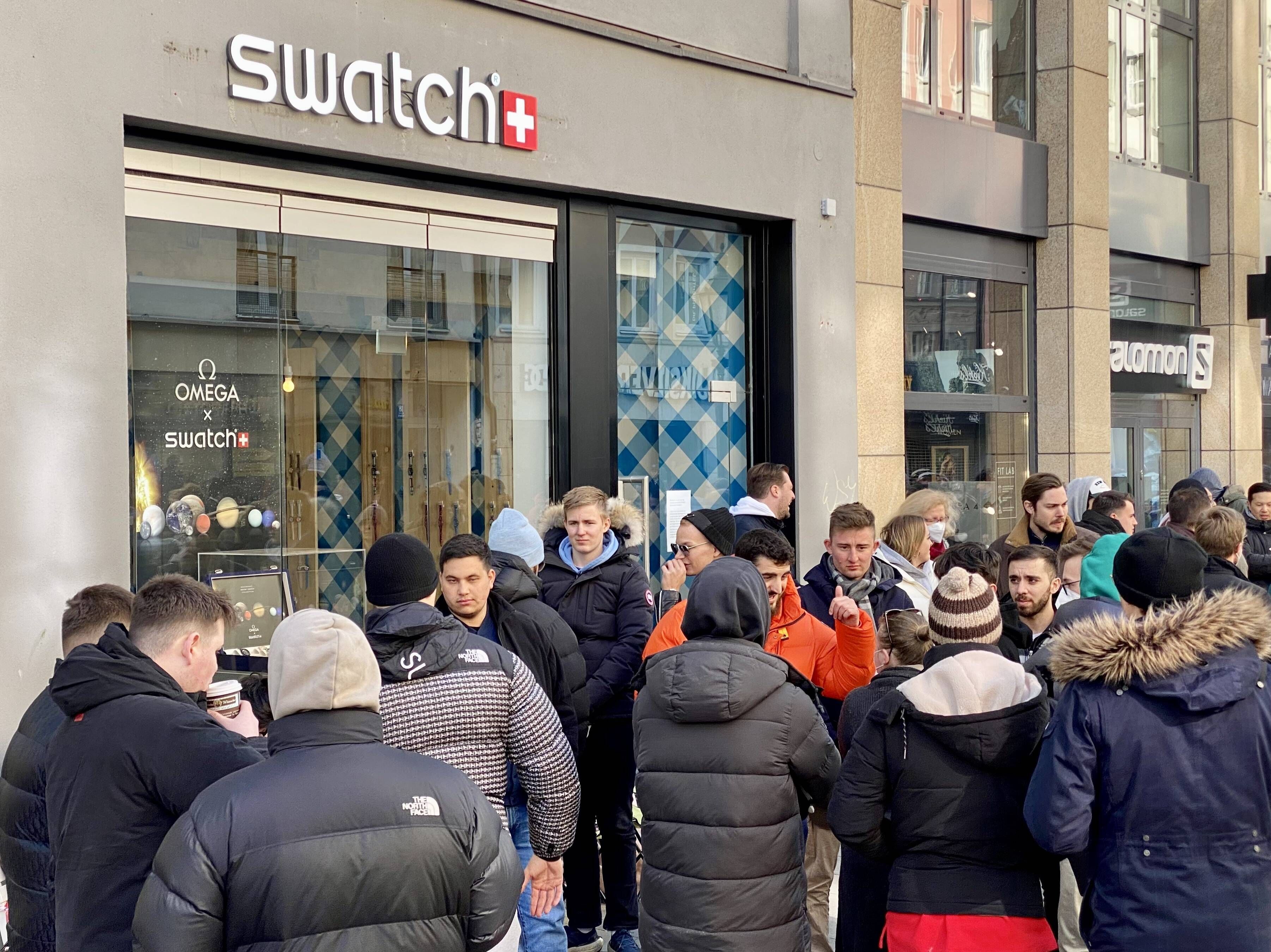 Unter Materialwert? Swatch bringt neue MoonSwatch aus echtem Gold
