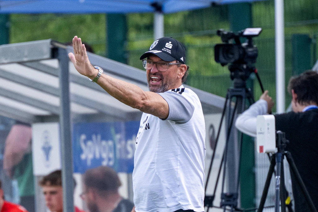 Wollitz schlägt Alarm: Ist Energie Cottbus bereit für die 2. Bundesliga?