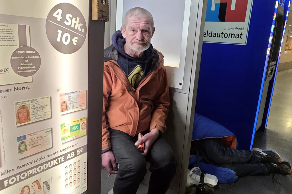 Bierverbot am Bahnsteig, Sekt im Abteil: Die bittere Wahrheit hinter dem Bahn-Plan