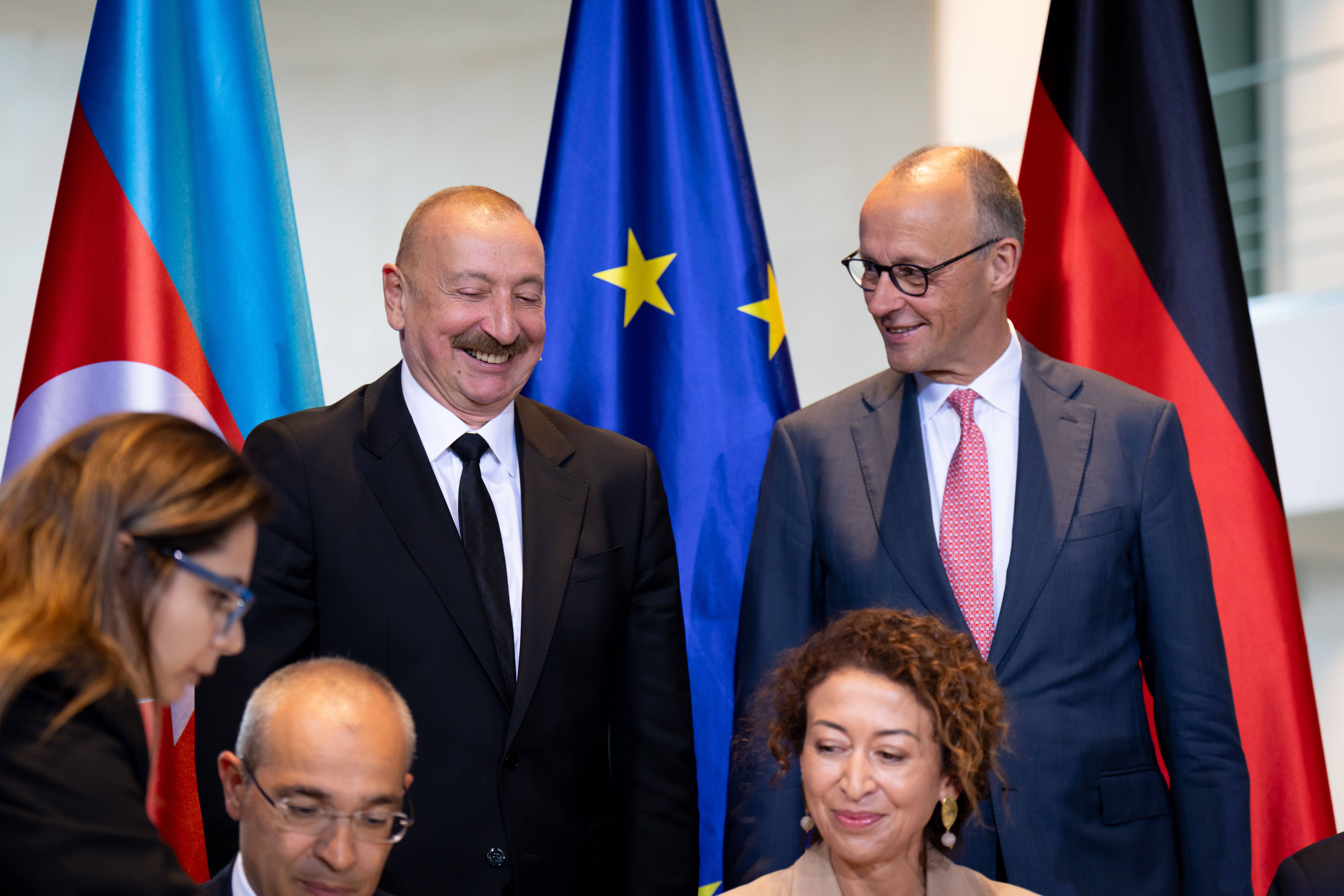 Deutsch-russisches Geheimtreffen in Baku: Alijew enthüllt Details – Merz wusste von nichts