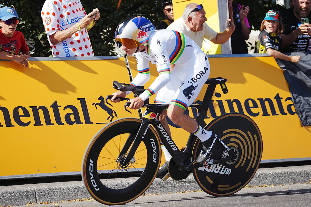 Der Weltmeister und Olympiasieger im Zeitfahren: Remco Evenepoel kann sogar Tausendsassa Tadej Pogačar Zeit abnehmen.